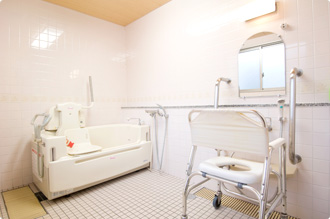 大阪府の住宅型有料老人ホーム 介助浴室完備